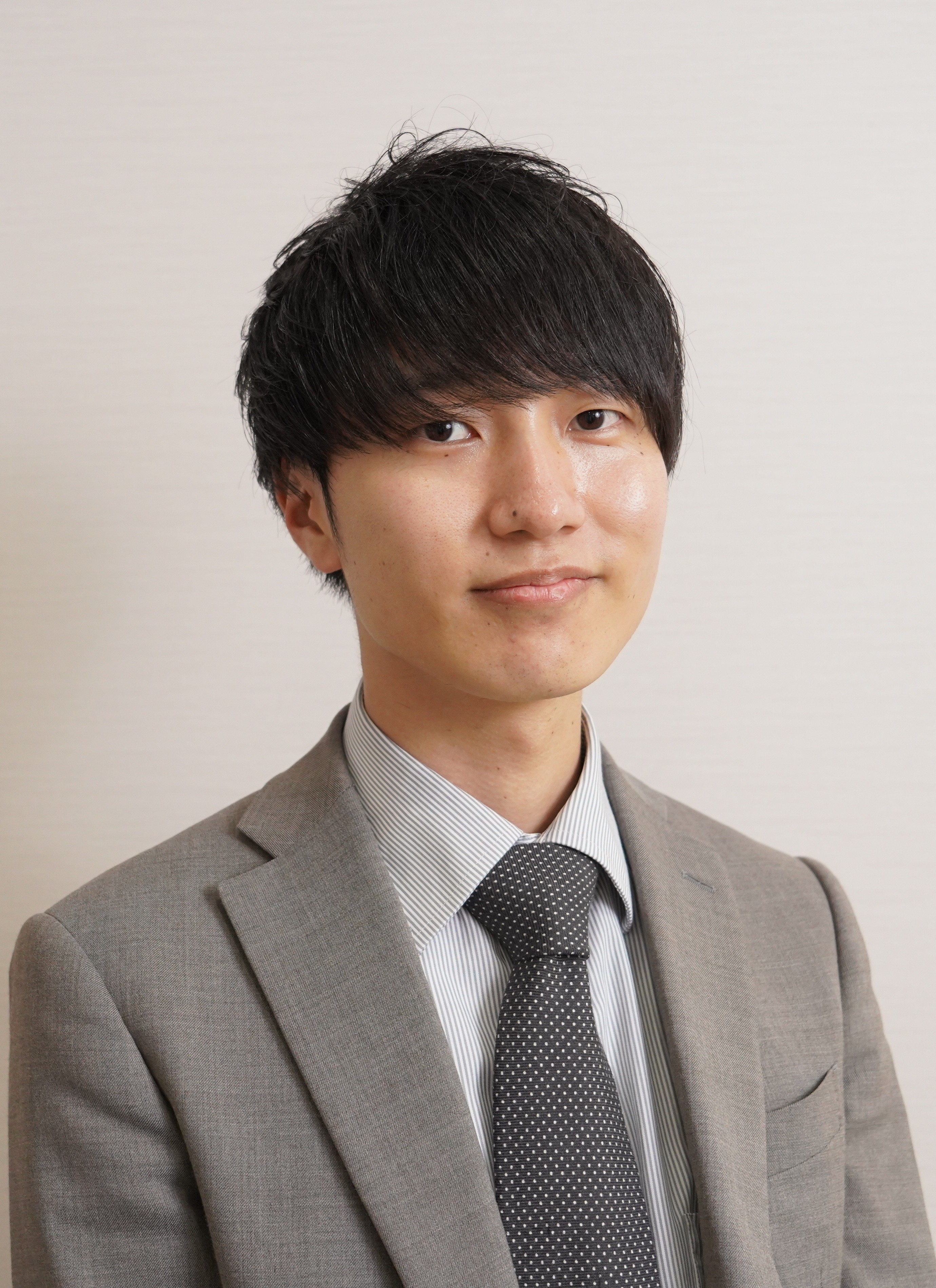 村上顔写真引き.JPEG